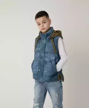 Жилет с принтом под джинсу с капюшоном Gulliver (134)