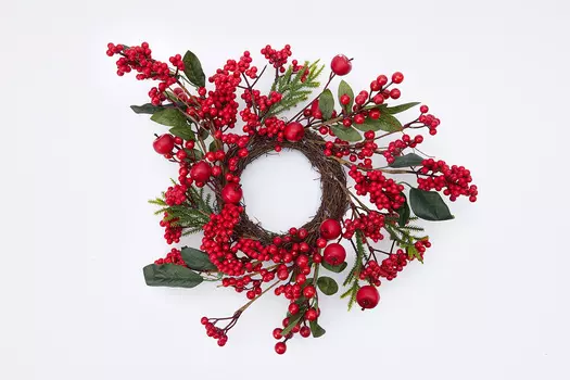 Еловый венок с ягодами 38103