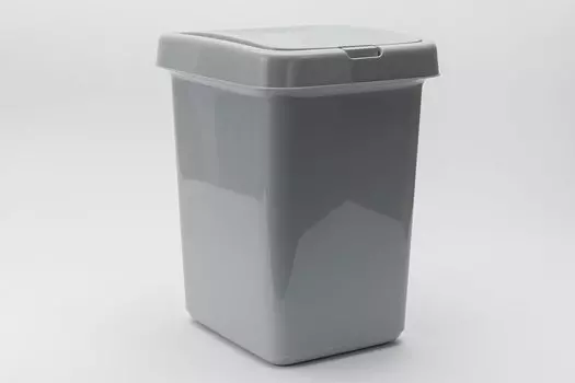 Контейнер для мусора с крышкой Квадра