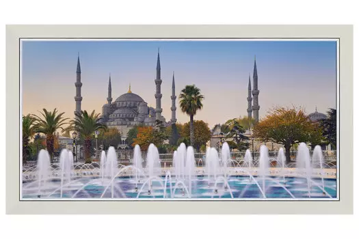 Репродукция в раме Абу Даби