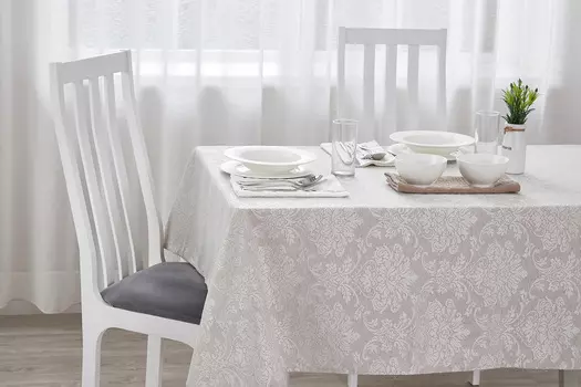 Скатерть Дубрава