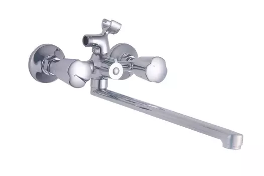 Смеситель для ванны и душа Delta