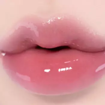 Увлажняющий 3D-блеск для объёма губ fwee 3D Voluming Gloss A05 Currant