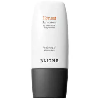 Увлажняющий солнцезащитный крем на химических фильтрах Blithe UV Protector Honest Sunscreen SPF50+ PA++++