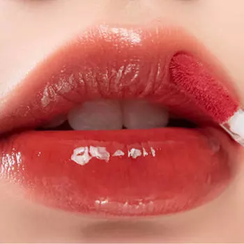 Глянцевый тинт с эффектом стеклянных губ Rom&Nd Glasting Water Tint 02 Red Drop