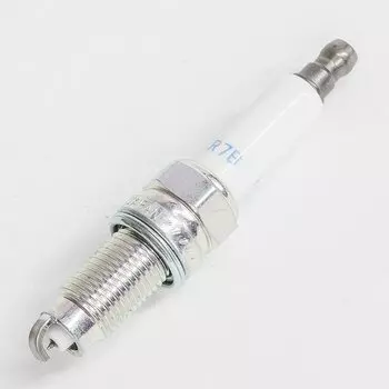 Свеча зажигания NGK Laser Iridium двойная с иридиевым электродом, арт. IZKR7B