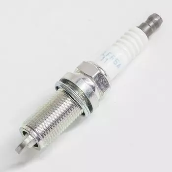 Свеча зажигания NGK Laser Iridium с особо тонким иридиевым электродом и удлиненной резьбой, арт. DILFR5A11