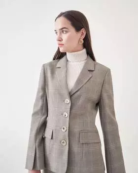 Приталенный жакет в клетку (L)