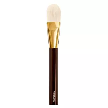 Foundation Brush 01 Плоская кисть для крем-пудры