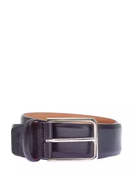 Черный ремень из кожи зернистой выделки