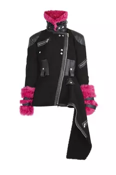 Дубленка с асимметричным подолом и отделкой из меха ягненка