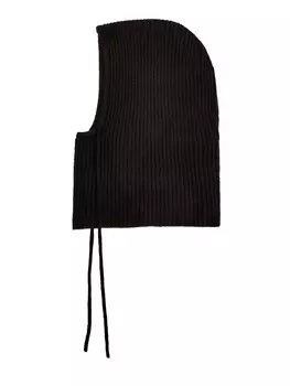 Капор из мягкой кашемировой пряжи с завязками