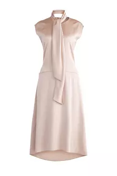 Платье из атласной ткани с заниженной линией талии и шарфом