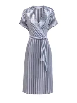 Платье из вискозы и шелка с широкими лацканами и поясом