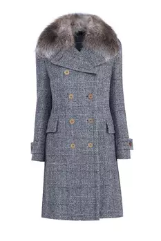 Приталенное двубортное пальто с отделкой ворота мехом лисы