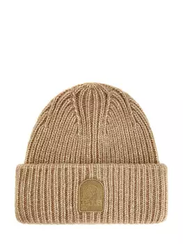 Шапка из хлопковой и шерстяной пряжи с нашивкой в тон