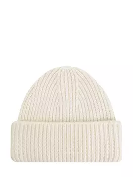 Светлая шапка из мягкого кашемира с отворотом