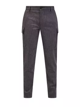 Зауженные брюки с карманами в стиле карго