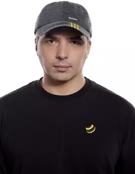 бейсболка с полосами с бирюзовым хлястиком