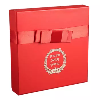 2850927 Коробка подарочная красный 17* 17*4 см