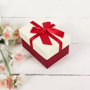 2851015 Коробка подарочная 10*7,5*6 см