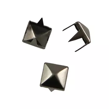 53923 Украшение 6*6мм на шипах ч.ник. 'пирамидка'