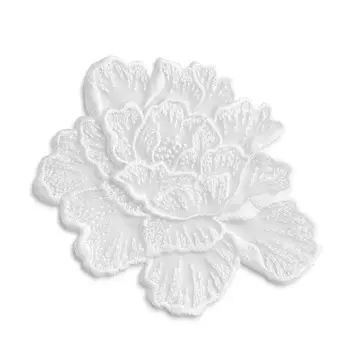 926704 Термоаппликация Цветок праздн. бел./выш. Prym