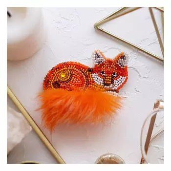 АД-044 Набор для вышивки бисером украшения на натур. художественном холсте 'Рыжехвостая'8,0*6,0см