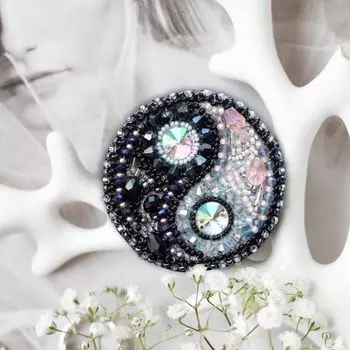 АД-090 Набор для вышивки бисером украшения на натур. художественном холсте 'Баланс' 5,4*5,4см