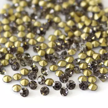 Стразы конусовидные риволи 2,5мм, ss8, 6гр./упак (стекло) (215)