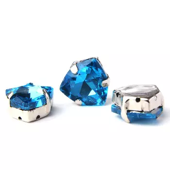ТЦ009НН12 Хрустальные стразы в цапах треугольные (серебро) ярко-голубой 12мм, 3шт/упак Astra&amp;Craft