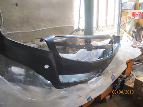УЦЕНКА, БАМПЕР ПЕРЕДНИЙ В СБОРЕ, ДЕФОРМАЦИЯ