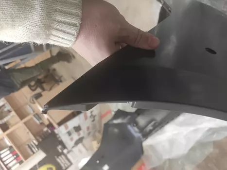 УЦЕНКА,БАМПЕР,СКОЛ УГЛА