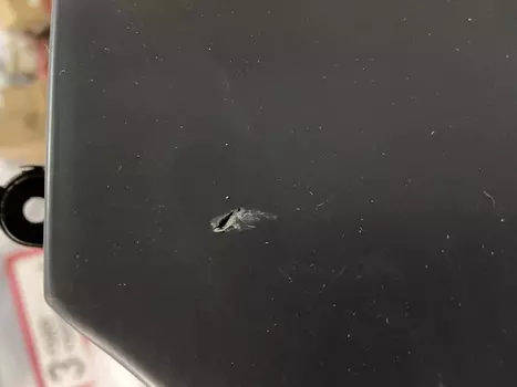 УЦЕНКА, БАМПЕР ЗАДНИЙ (НАКЛАДКА), СБИТ УГОЛ,ЗАДИР