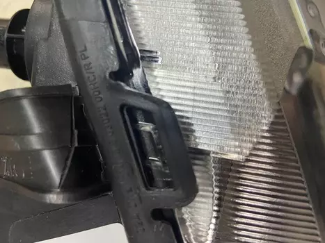 УЦЕНКА,ФАРА ЛЕВАЯ ПОД КОРРЕКТОР -2008,НАДЛОМ КРЕПЛЕНИЯ