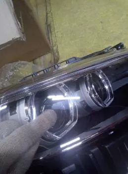 УЦЕНКА,ФАРА ПОТЕРТОСТЬ НА СТЕКЛЕ