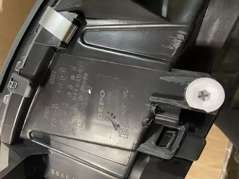 УЦЕНКА,ФАРА ПРАВАЯ -/+ ПОД КОРРЕКТОР 2003-,СРЕЗЫ,ЦАРАПИНЫ НА ПЛАСТИКЕ ФАРЫ