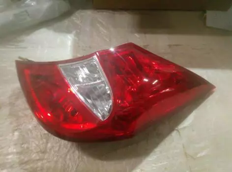 УЦЕНКА, ФОНАРЬ ПРАВЫЙ HYUNDAI SOLARIS 1 (2011-2017) ХЭТЧБЕК, ТРЕСНУТ