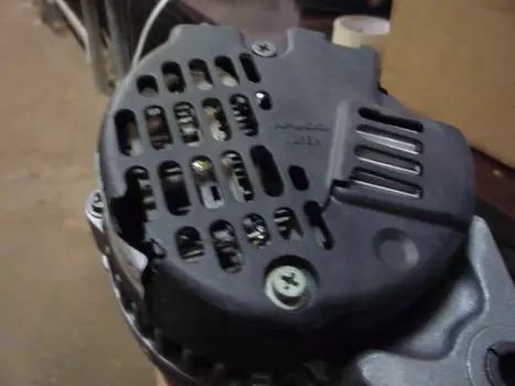 УЦЕНКА,ГЕНЕРАТОР,НАДЛОМАН КОЖУХ