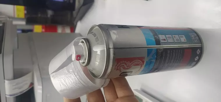 УЦЕНКА,КРАСКА-СПРЕЙ 92U СТАЛЬНАЯ МЕТАЛЛИК DAEWOO KUDO (520МЛ),СЛОМАНА КРЫШКА