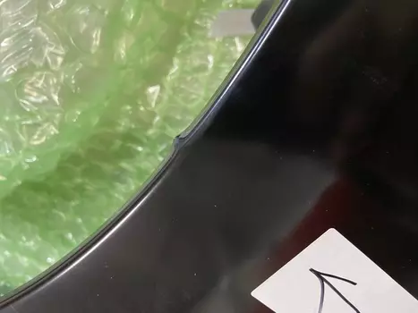 УЦЕНКА ,КРЫЛО ПЕРЕДНЕЕ ПРАВОЕ ЗАЛОМ