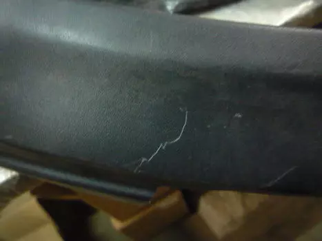 УЦЕНКА,МОЛДИНГ КРЫЛА,ЦАРАПИНЫ