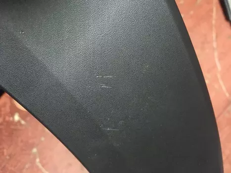 УЦЕНКА, МОЛДИНГ КРЫЛА, ЦАРАПИНЫ