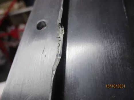 УЦЕНКА, ОБЛИЦОВКА БАМПЕРА, ЦАРАПИНЫ ? СРЕЗЫ