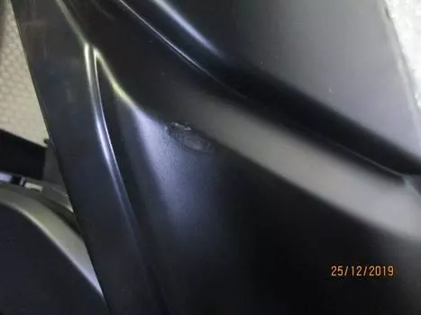 УЦЕНКА, ОБЛИЦОВКА БАМПЕРА ПЕРЕДНЕГО, СРЕЗ