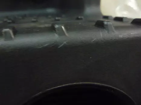 УЦЕНКА,ПОДНОЖКА HINO 300 XZU7## 14- LH ST-HI70-520-2,ЦАРАПИНЫ