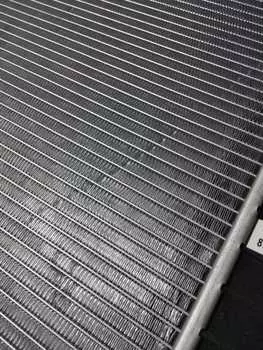 УЦЕНКА, РАДИАТОР ОХЛАЖДЕНИЯ ДВИГАТЕЛЯ HYUNDAI TUCSON 04-, СЛЕГКА ЗАМЯТЫ СОТЫ