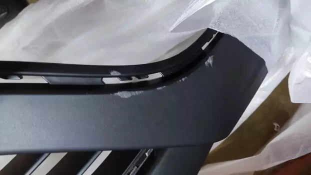 УЦЕНКА,РЕШЕТКА БАМПЕРА ПЕРЕДНЯЯ KOLEOS II,СРЕЗЫ НА СТРУКТУРЕ