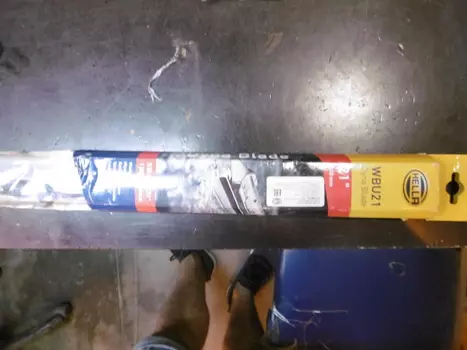 УЦЕНКА, ЩЕТКА СТЕКЛООЧИСТИТЕЛЯ БЕСКАРКАСНАЯ 550 ММ DYNABLADE NEW, С МУЛЬТИАДАПТЕРОМ, НЕТОВАРНЫЙ ВИД