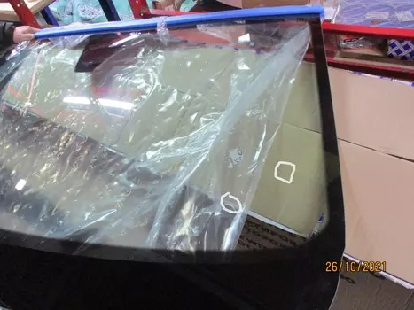 УЦЕНКА, СТЕКЛО ЛОБОВОЕ, ЦАРАПИНЫ